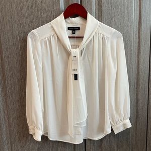 NWT Banana Republic long sleeve cream top. XS